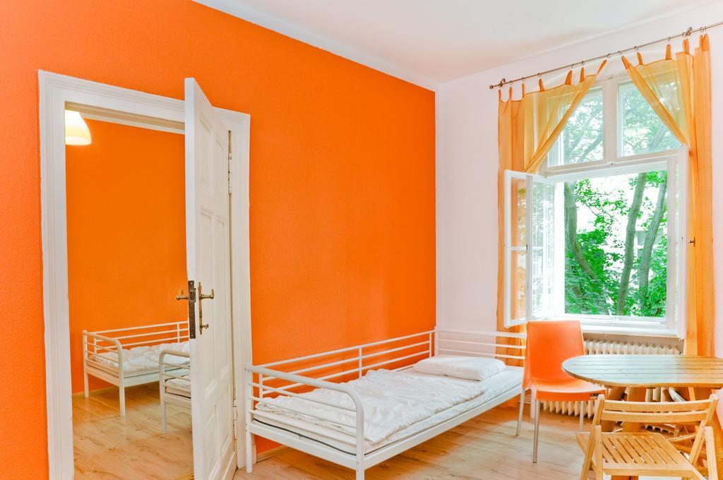 Sleep Cheap Hostel *