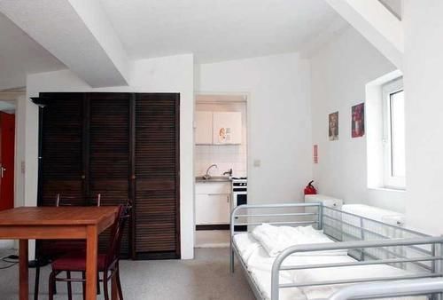 Sleep Cheap Hostel *
