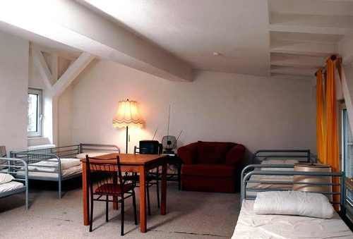 Sleep Cheap Hostel *