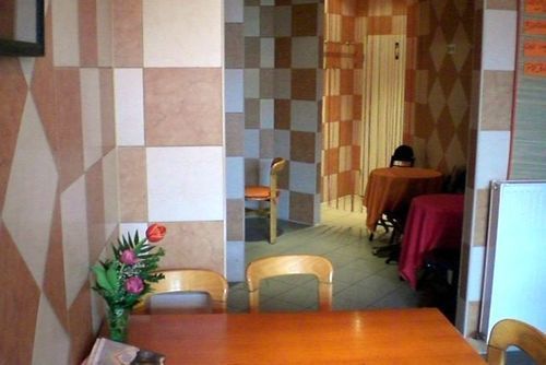 Sleep Cheap Hostel *